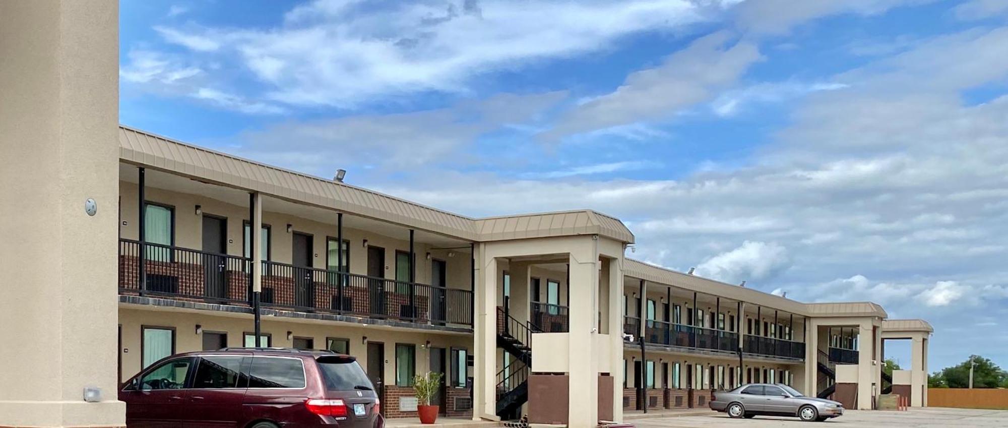 Hotel 81 El Reno Экстерьер фото